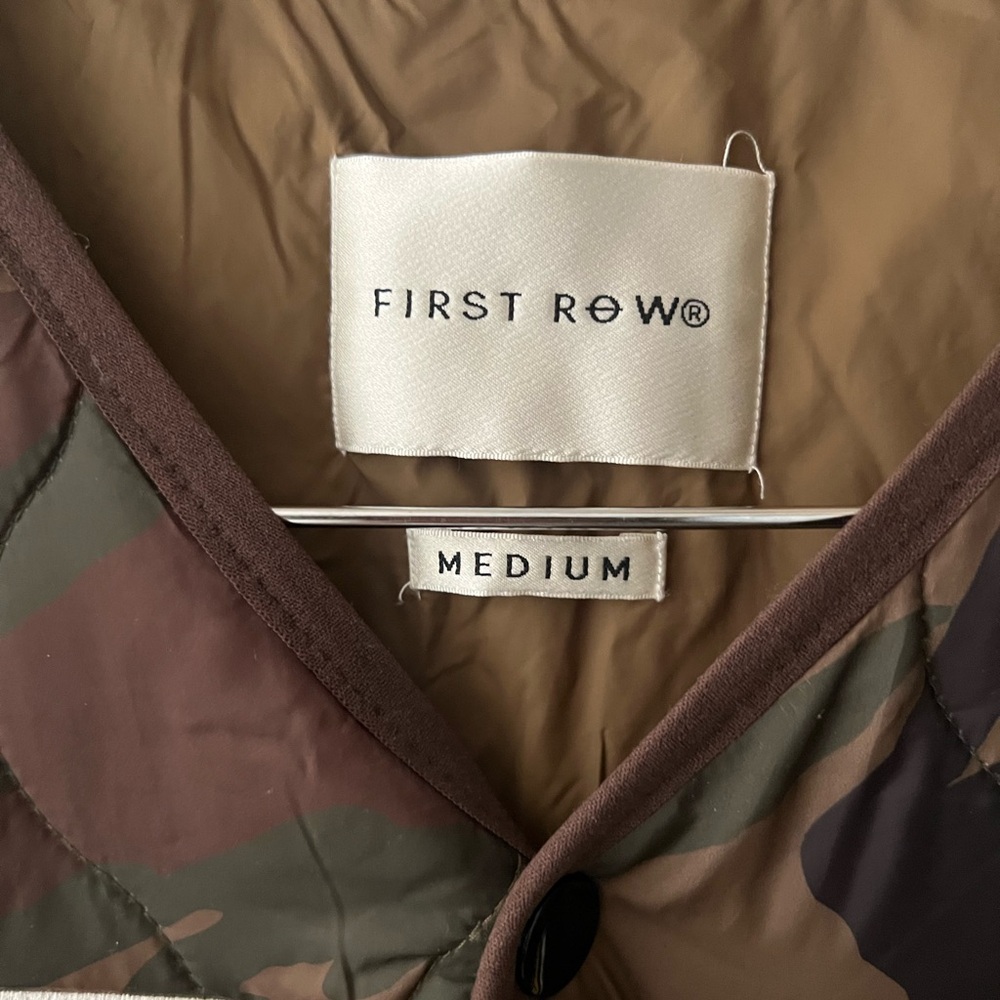 - First Row puffy Jacket - Picture 7 of 8
